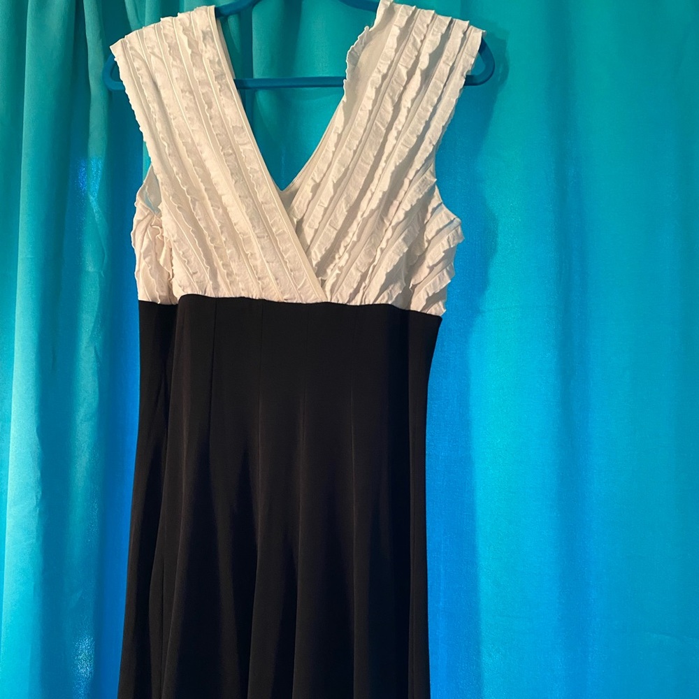 Connected Apparel sleeveless midi dress